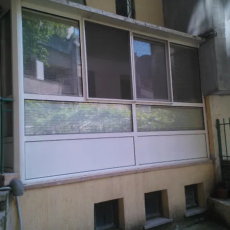 Karavelov アパート